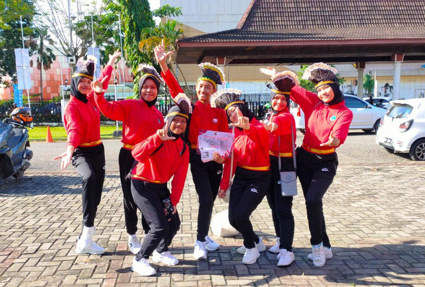 Tim Lahat Bercahaya, meraih Juara 2 Sicita PDIP Sumsel dalam peringatan Bulan Bung Karno (Indodaily.co)