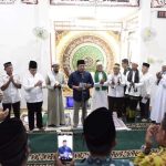 Gubernur Sumsel saat melaksanakan safari jumat sekaligus meresmikan Masjid At-Taufik Jalan Tanjung Barangan Seokarno Hatta Palembang (Dok. Humas Pemprov Sumsel / Indodaily.co)