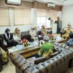 Sekda Sumsel SA Supriono saat berdiskusi dengan tim OJK (Dok. Humas Pemprov Sumsel / Indodaily.co)