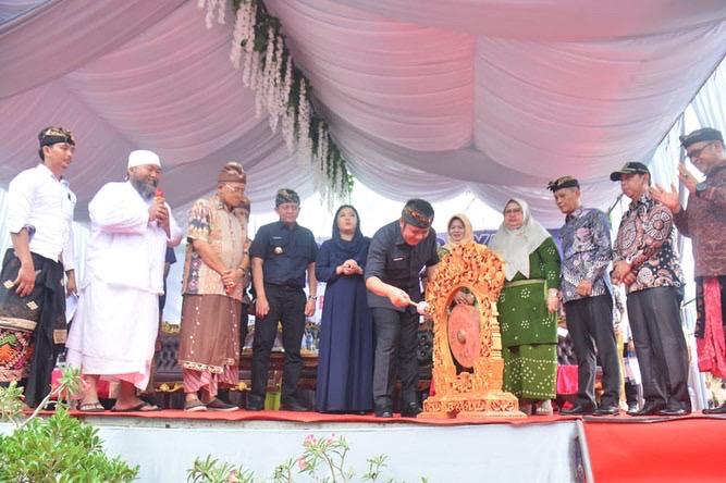 Gubernur Sumsel Herman Deru meresmikan Pengabenan Massal 2022 (Dok. Humas Pemprov Sumsel)