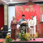 Herman Deru resmi mengukuhkan Kepengurusan Ikatan Keluarga Keturunan India Indonesia (IKKII) Periode 2022-2025 (Dok. Humas Pemprov Sumsel)