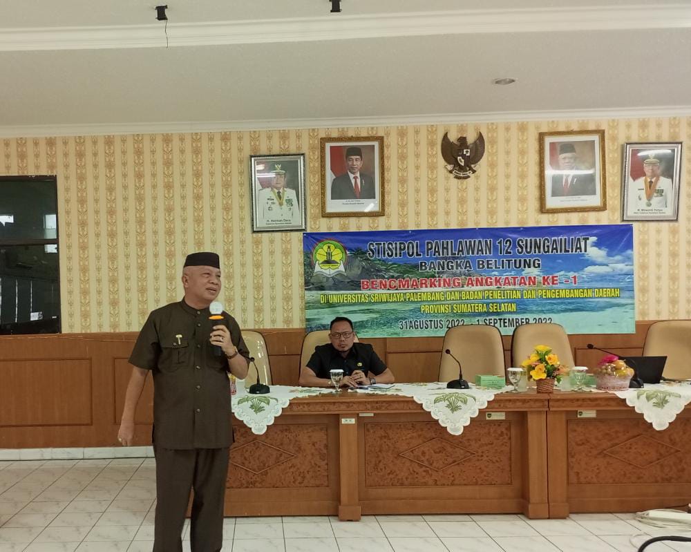 Pakar Komunikasi dan Dosen Ilmu Komunikasi Dr H Rahidin H Anang MS
