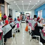25 anggota The Ultimate Women Palembang saat mengikuti Beauty Class with Fanbo Cosmetics, Minggu (4/9)