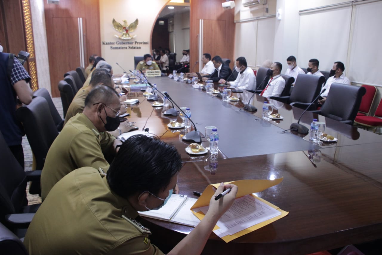 Tim Supervisi Satuan Tugas Pemulihan Ekonomi Nasional (Satgas PEN) Polri yang dipimpin oleh Brigadir Jenderal Polisi Tubagus Ade Hidayat SIK MSos saat melakukan kunjungan ke kantor Gubernur Sumsel, Senin (12/9)