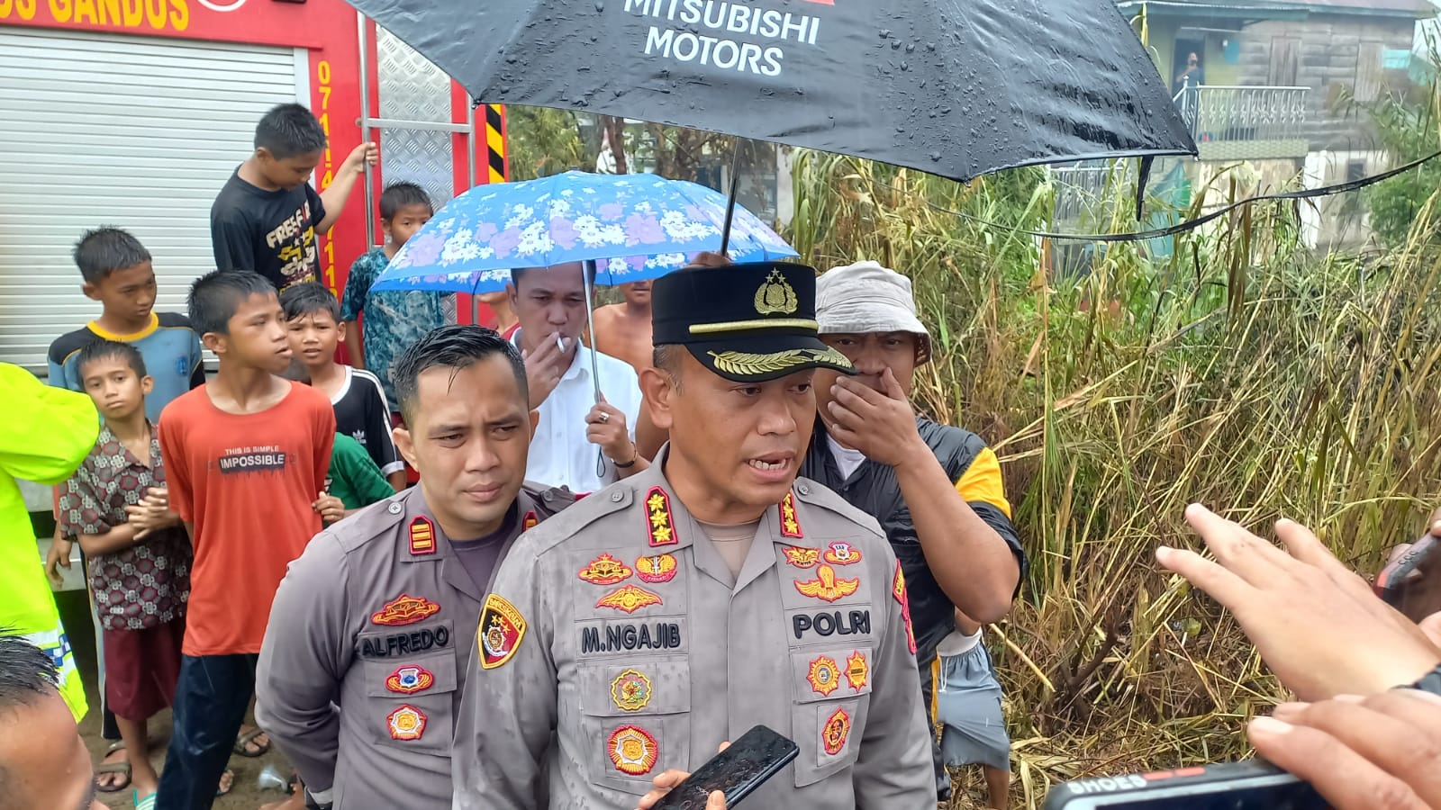 Kapolrestabes Palembang mengunjungi TKP keakaran di Jalan Mayjend Satibi Darwis, RT 28, RW 10, Kelurahan Karya Jaya, Kecamatan Kertapati