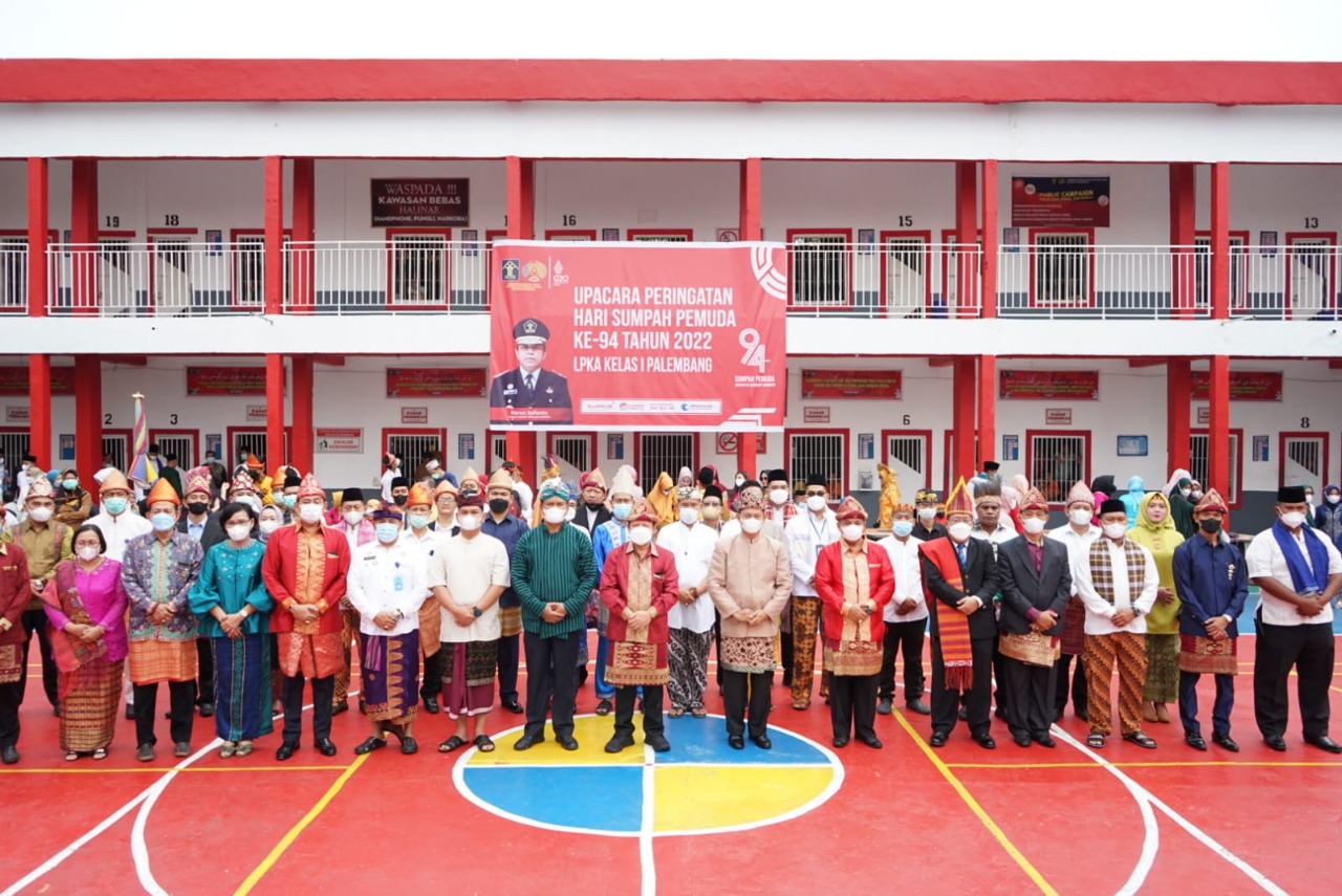 Kakanwil Kemenkumham Sumsel Harun Sulianto menjadi Inspektur Upacara Peringatan Hari Sumpah Pemuda, Jumat (28/10/2022) di lapangan LPKA Klas I Palembang