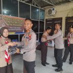 Kapolsek Kalidoni Palembang AKP Dwi Angga Cesario memberikan pembekalan terhadap empat peserta Pertikara
