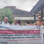 Tim Tanggap Bencana Semen Baturaja salurkan bantuan ke korban gempa Cianjur (Dok. Humas Semen Baturaja / Indodaily.co)