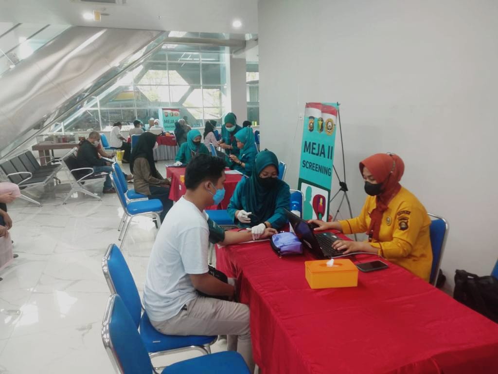 Pelayanan Vaksinasi Booster di RS Bhayangkara M Hasan Palembang