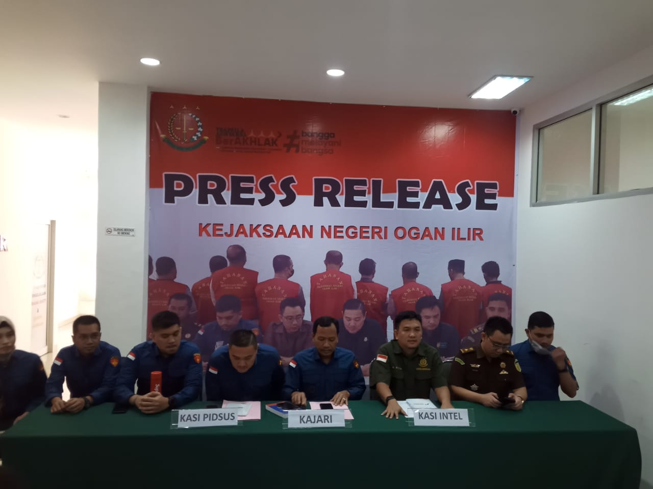 Kejari Ogan Ilir menetapkan tiga tersangka terkait kasus korupsi dana hibah di Bawaslu Ogan Ilir