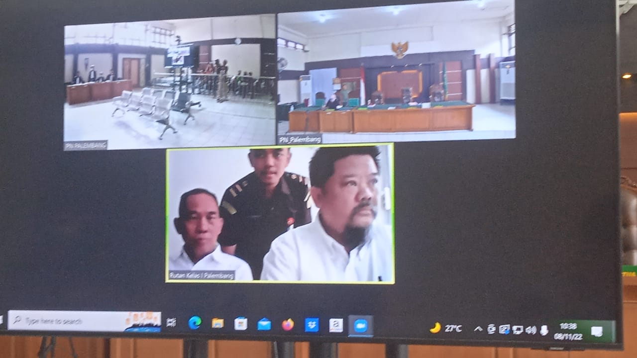 Pembacaan surat dakwaan Jaksa Penuntut Umum, Selasa (8/11/2022)