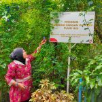 Jamiah, salah satu mitra binaan Program Kampung Pangan Inovatif Pertamina RU III Plaju Palembang (Indodaily.co / Nefri Inge))