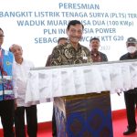 Menteri Koordinator Bidang Kemaritiman dan Investasi Republik Indonesia, Luhut Binsar Pandjaitan meresmikan Pembangkit Listrik Tenaga Surya (PLTS) Terapung Waduk Muara Nusa Dua