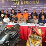 Kapolrestabes Palembang, Kombes Pol Mokhamad Ngajib didampingi Kasat Reskrim, Kompol Haris Dinzah saat mengelar keterangan pers, Selasa (15/11/2022)
