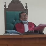 Majelis hakim Paul Marpaung membacakan Amar putusan terdakwa Feri Apriyansyah di PN Palembang, Kamis (24/11/2022)
