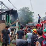 Rumah semipermanen lantai 2 ludes terbakar, di Jalan Kopral Paiman, Hoktong, Kelurahan Bagus Kuning, Kecamatan Plaju, Palembang, Selasa (29/11/2022) pagi