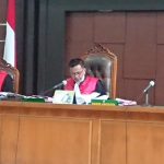 Persidangan Yang diketuai oleh majelis hakim PN Palembang Sahlan Efendi SH MH saat membacakan amar putusan ketiga terdakwa selasa (29/11/2022)