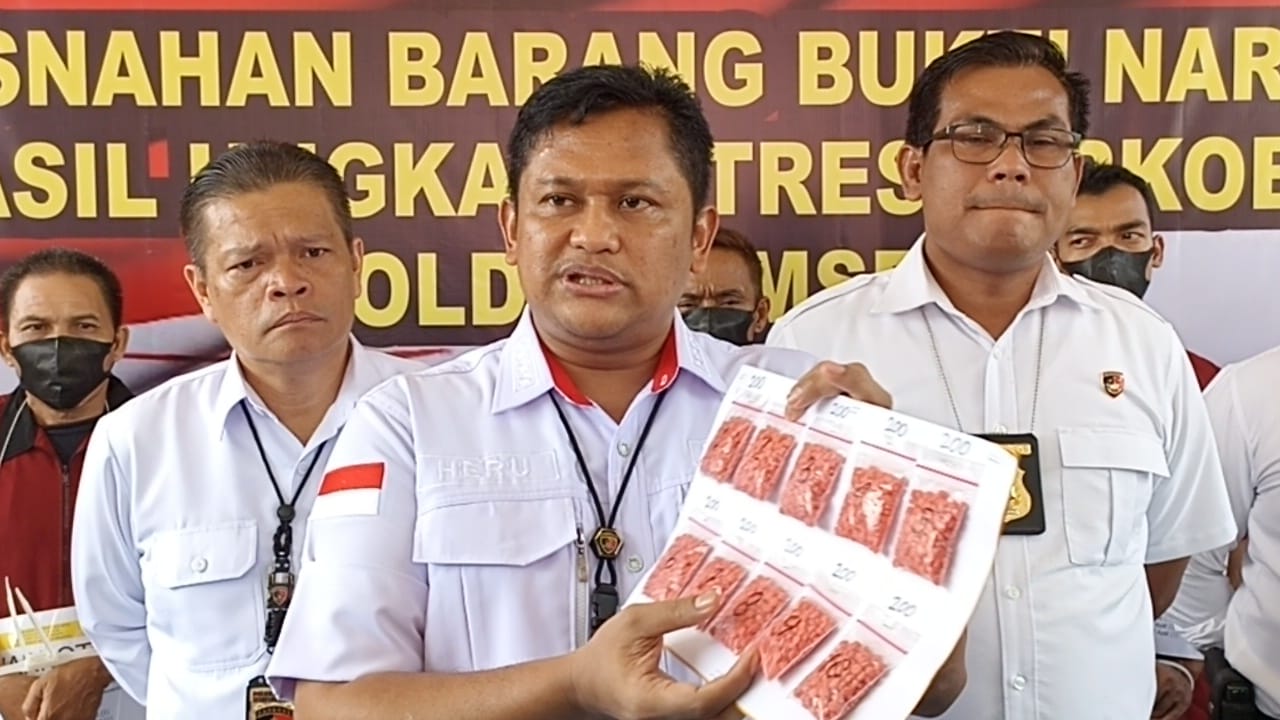 Direktur Dirresnarkoba Polda Sumsel Kombes Pol Heru Agung Nugroho saat menggelar keterangan pers, Rabu (30/11/2022)
