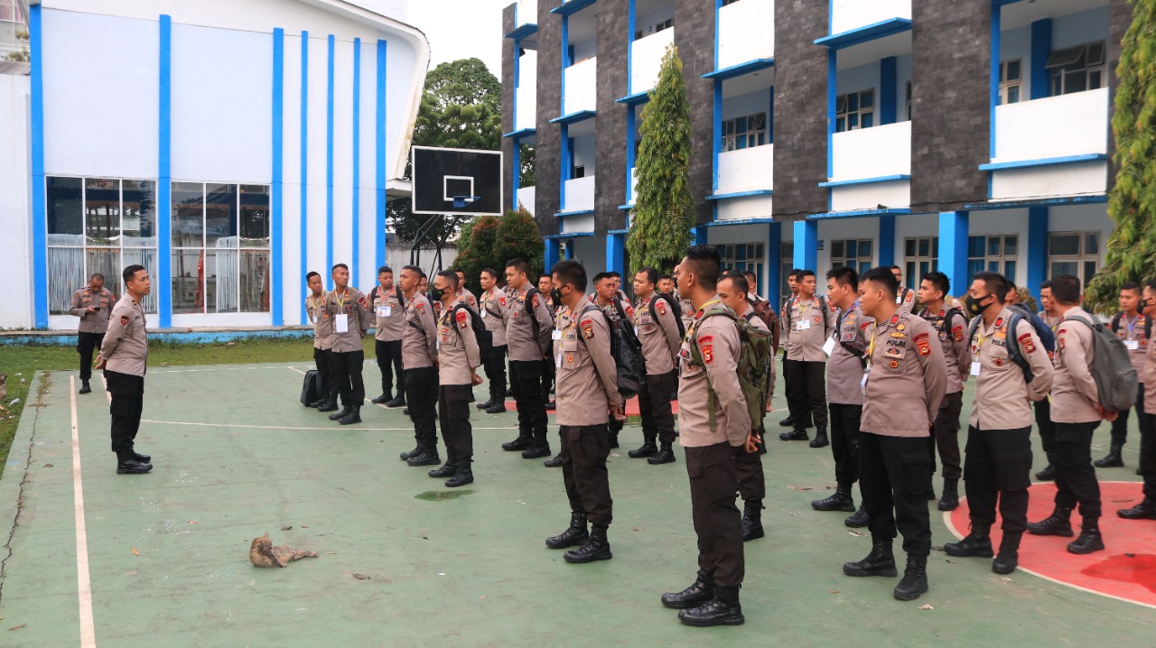 Karo SDM Polda Sumsel, Kombes Pol Ucu Kuspriyadi SIK MH M Si diwakili Kabag Dal Pers AKBP Zainal Arrachman Sik memantau kegiatan Tes Pengetahuan Umum Kepolisian (TPUK) Seleksi Sekolah Bintara Polisi (SBP) dari Tamtama ke Bintara tabun 2023 Polda Sumsel