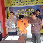 Kapolrestabes Palembang Kombes Pol Mokhammad Ngajib melalui Kapolsek SU II Palembang, Kompol Handryanto, didampingi Kanitres Iptu Andrian Novalezi saat konferensi pers Kamis (8/12/2022)