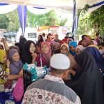 IKAPPI Sumsel saat membagikan es cendol dan es jeruk gratis kepada warga, Kamis (8/12/2022)
