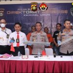 Unit 3 Jatanras Polda Sumsel saat melakukan konferensi pers kasus pencurian besi tower PT PLN (Persero), Rabu (14/12/2022)