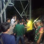 Wiranto (22) warga Jalan Kapten Abdullah, Lorong Banyu Biru 1 setelah 4 jam berada di atas tower provider akhirnya berhasil dievakuasi petugas, Kamis (15/12/2022) malam