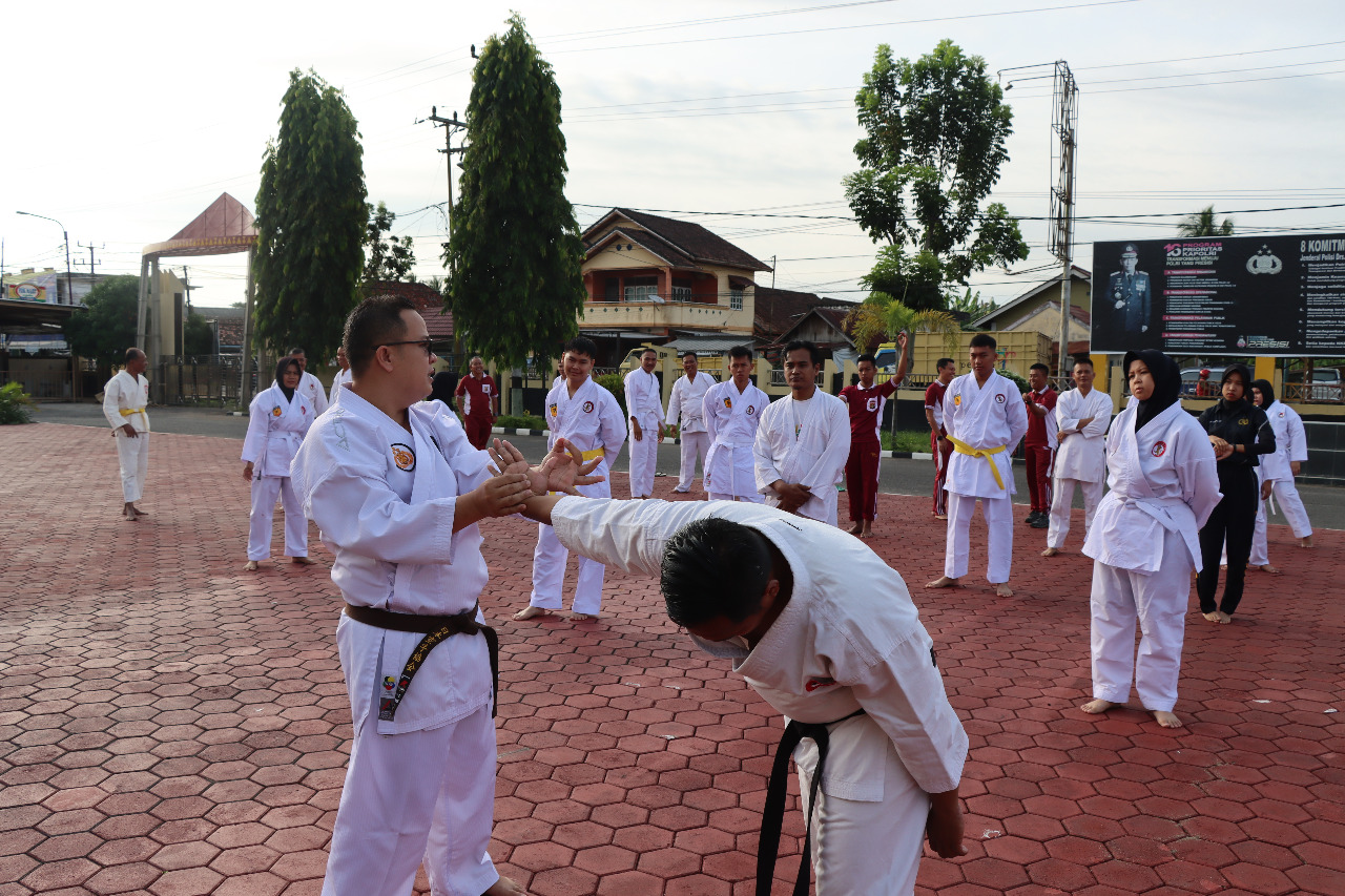 Polres Musi Banyuasin, Selasa (20/12/2022) pagi melaksanakan latihan bela diri