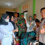 Kapolsek Indralaya AKP Herman Romlie menghadiri kegiatan sunatan massal yang digelar oleh Paguyuban Mahasiswa Anak Transmigrasi (PMAT) Universitas Islam Negeri (UIN) Raden Fatah Palembang
