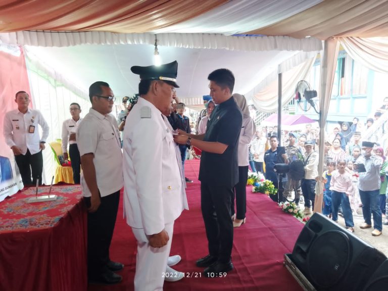Bupati Ogan Ilir Panca Wijaya Akbar SH melantik dua kades terpilih pada Pilkades OI Serentak Tahun 2022