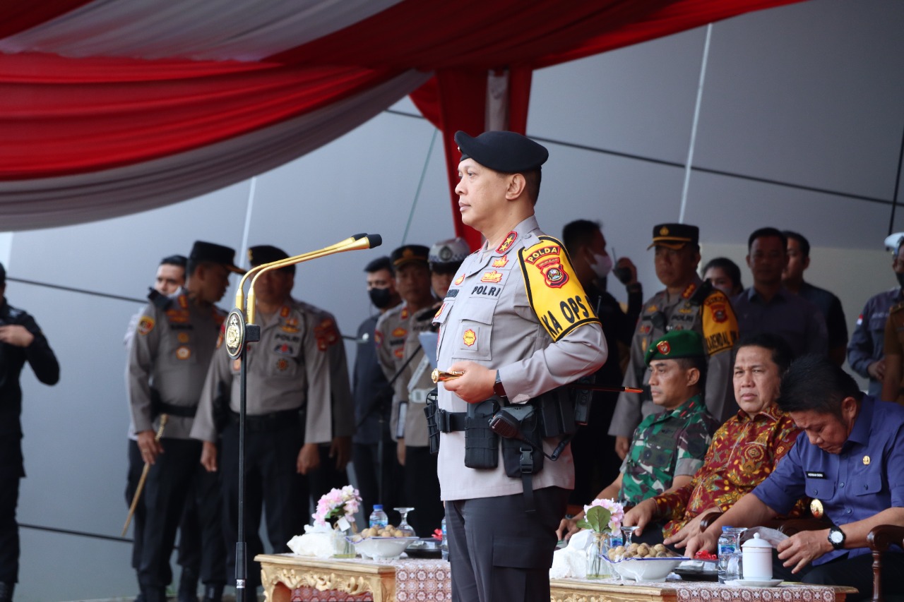 Kapolda Sumsel, Irjen Pol A Rachmad Wibowo saat apel gelar pasukan Operasi Lilin Musi 2022, Kamis (22/12/2022)