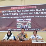 Kapolres Ogan Ilir, AKBP Andi Baso Rahman didampingi Plt Ketua PWI Ogan Ilir, Henny Primasari