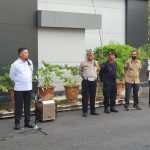 Direktur Intelkam Polda Sumsel Kombes Pol Iskandar F Sutisna, SIK memimpin Pelaksanaan Apel Harian dalam rangka Operasi Lilin Musi 2022 di lapangan Apel Mapolda Sumsel, Senin (26/12/2022)