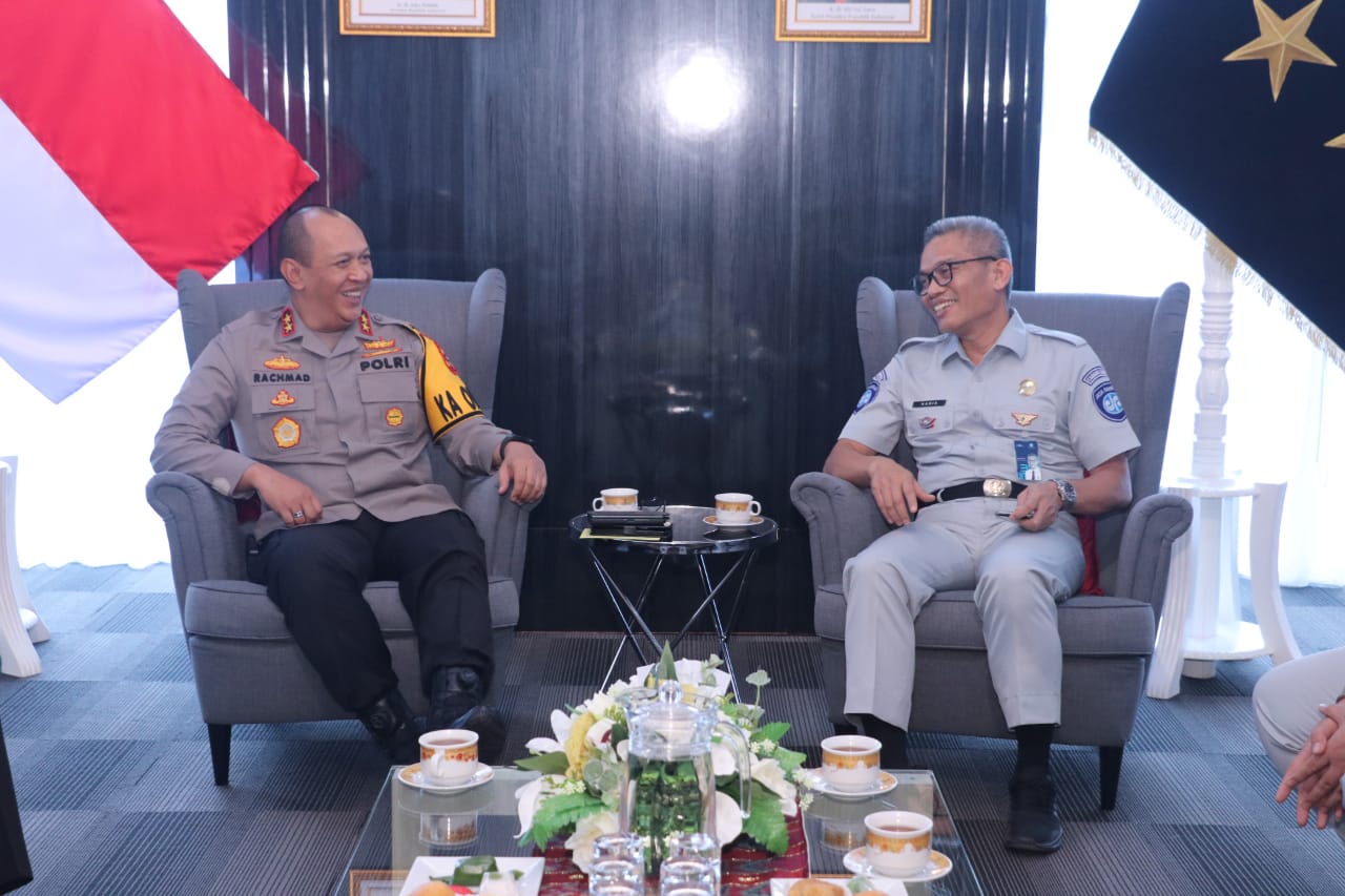 Kepala Kepolisian Daerah Sumsel, Irjen Pol Irjen Pol A.Rachmad Wibowo SIK , menerima kunjungan dari Kepala PT Jasa Raharja Cabang Sumsel, Abdul Haris SE.