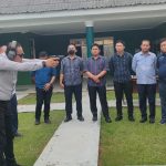Sejumlah personel Subdit III Tipikor Ditreskrimsus Polda Sumsel mengikuti latihan menembak di lapangan tembak Mapolda Sumsel, Selasa (27/12) sore