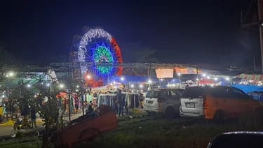 Pasar malam masih beroperasi di kawasan Stadion Segitiga Emas Kayuagung, Sabtu (31/12/2022) malam