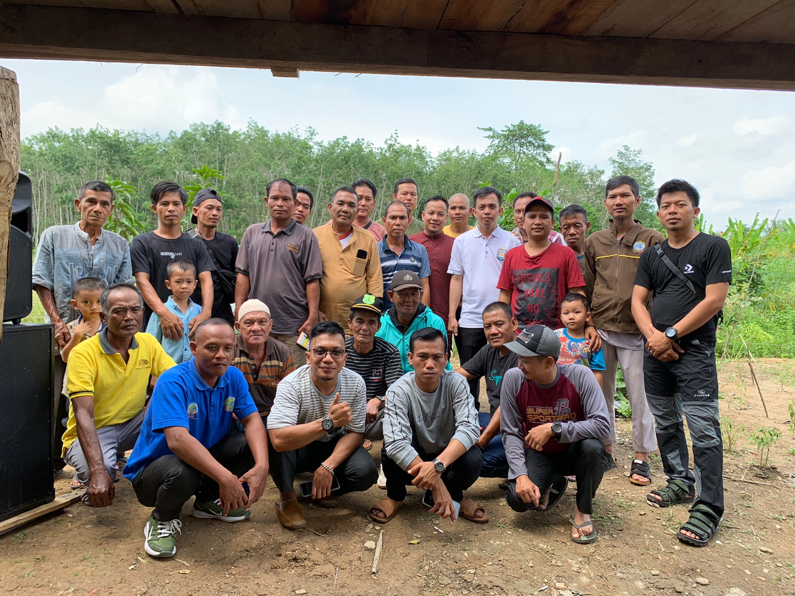Pengurus dan anggota Ikatan Teluk Kijing saat berfoto bersama