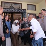 Kapolda Sumsel dan jajaran saat mengantar dan melepas kepergian Irjen Pol Rudi Setiawan SIK MH, Rabu (3/1/2022) di Bandara SMB II Palembang