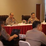 Kapolda Sumsel, Irjen Pol A Rachmad Wibowo SIK memberikan arahan kepada para pejabat utama Polda Sumsel dan Kapolres/Tabes jajaran, Selasa (3/1/2023)