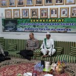 Kapolda Sumsel Irjen Pol A.Rachmad Wibowo SIK dan jajaran saat kunjungan ke kediaman Pimpinan Majelis Zikir Akbar Sumsel, Habib Muhammad Naufal Bin Ja'far Shahab, Selasa (3/1/2023) di Perumnas Sako Palembang