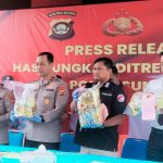 Wakapolda Sumsel Brigjen Pol M Zulkarnain SIK MSI, didampingi Kabid humas Kombes Pol Drs Supriadi MM saat konferensi pers, Kamis (5/1/2023) di Mapolda Sumsel