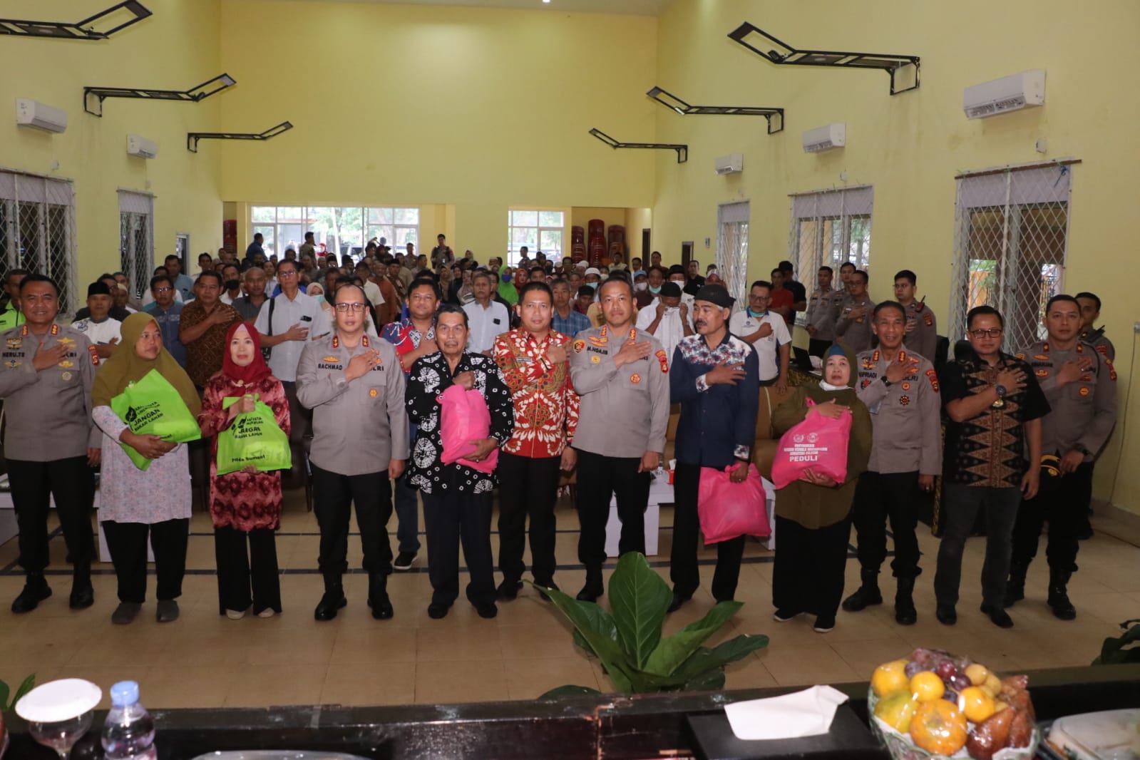 Kapolda Sumsel, Irjen Pol A Rachmad Wibowo SIK dalam kegiatan Jumat Curhat, Jumat (6/1/2023) di Aula Kantor Camat Ilir Timur I Palembang