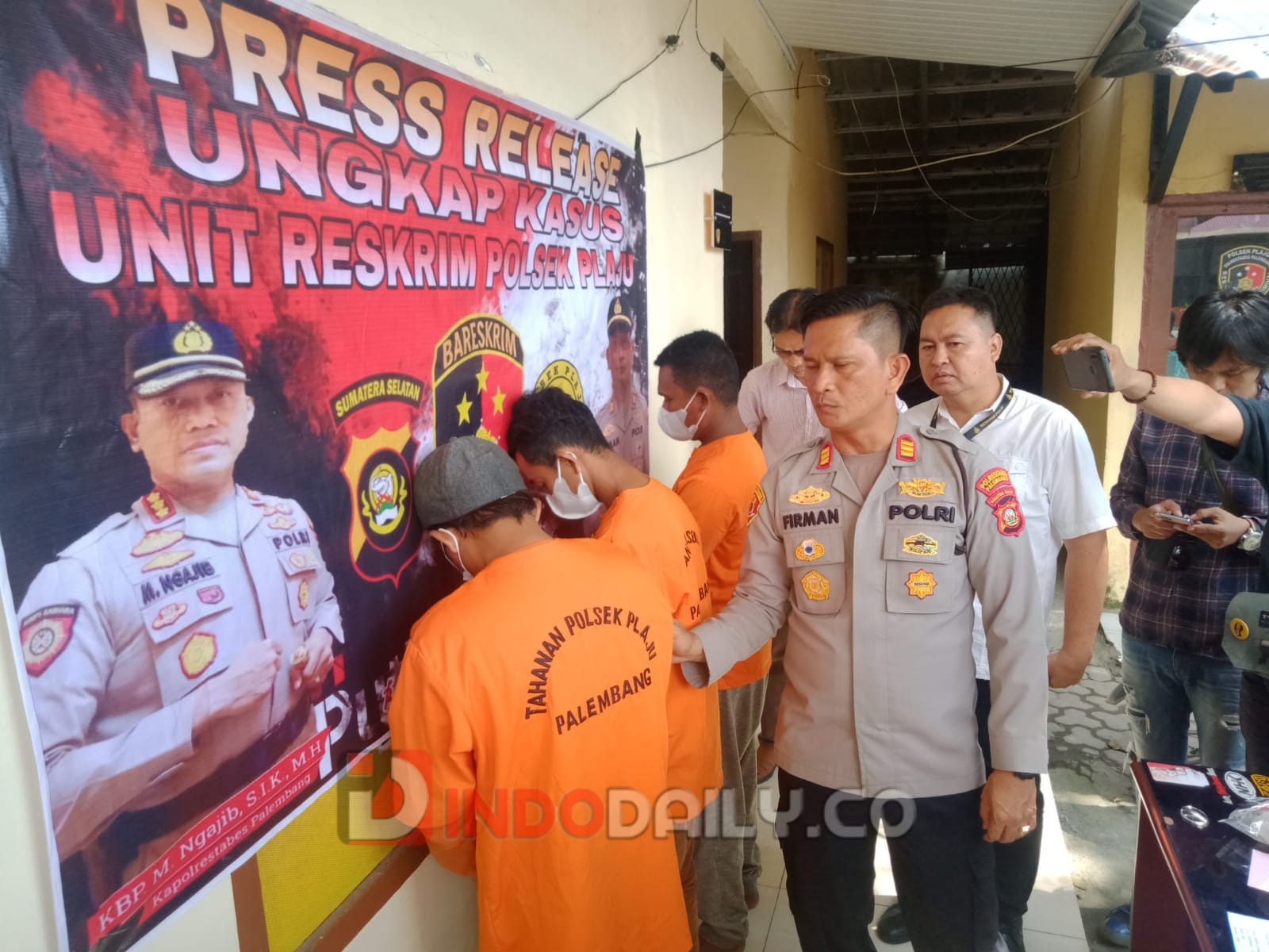 Reskrim Polsek Plaju mengamankan 3 orang sopir truk yang kedapatan berpesta Sabu