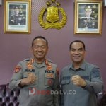 Kakanwil Kemenkumham Sumsel Dr Ilham Djaya didampingi Kepala Divisi Keimigrasian, Herdaus, dan Kepala Divisi Pelayanan Hukum dan HAM, Parsaoran Simaibang melakukan kunjungan kerja ke Polrestabes Palembang