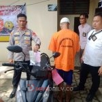 Ayong Akbar (23) warga Desa Tanah Lembak, Kecamatan Rambutan, Kabupaten Banyuasin, penadah hasil motor curian saat dibekuk polisi