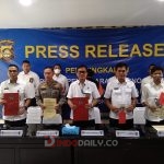 Dirreskrimsus Polda Sumsel Kombes Pol Barly Ramadhany saat konferensi pers, Rabu (11/1/2023)