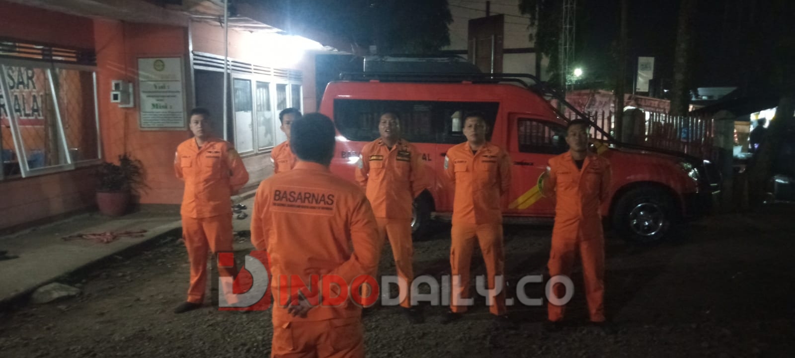 Tim Rescue Pos SAR Pagaralam melakukan brifing keberangkatan personil
