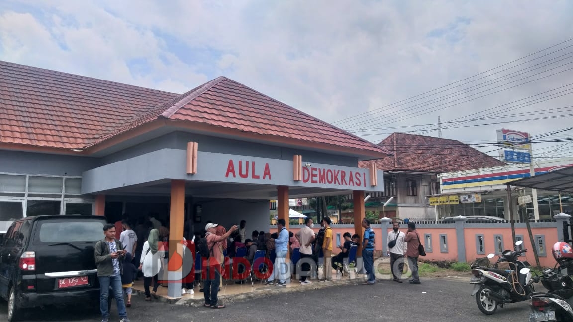 Sebanyak 3.085 Panitia Pemungutan Suara (PPS) mengikuti seleksi tes tertulis CAT (Computer Assised Test) untuk Pemilu 2024. Kamis (12/01/2023)