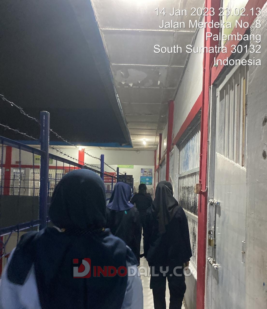 Kesatuan Pengamanan Lembaga Pemasyarakatan Lapas Perempuan Palembang di salah satu blok di lapas
