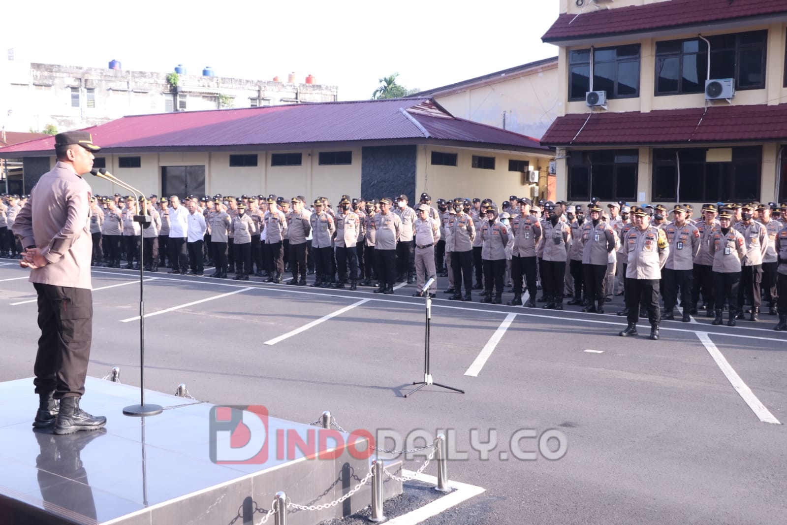 Karo SDM, Kombes Pol Sudrajad Hariwibowo SIK M Si saat apel pagi di lapangan Mapolda Sumsel, Senin (16/1/2023)